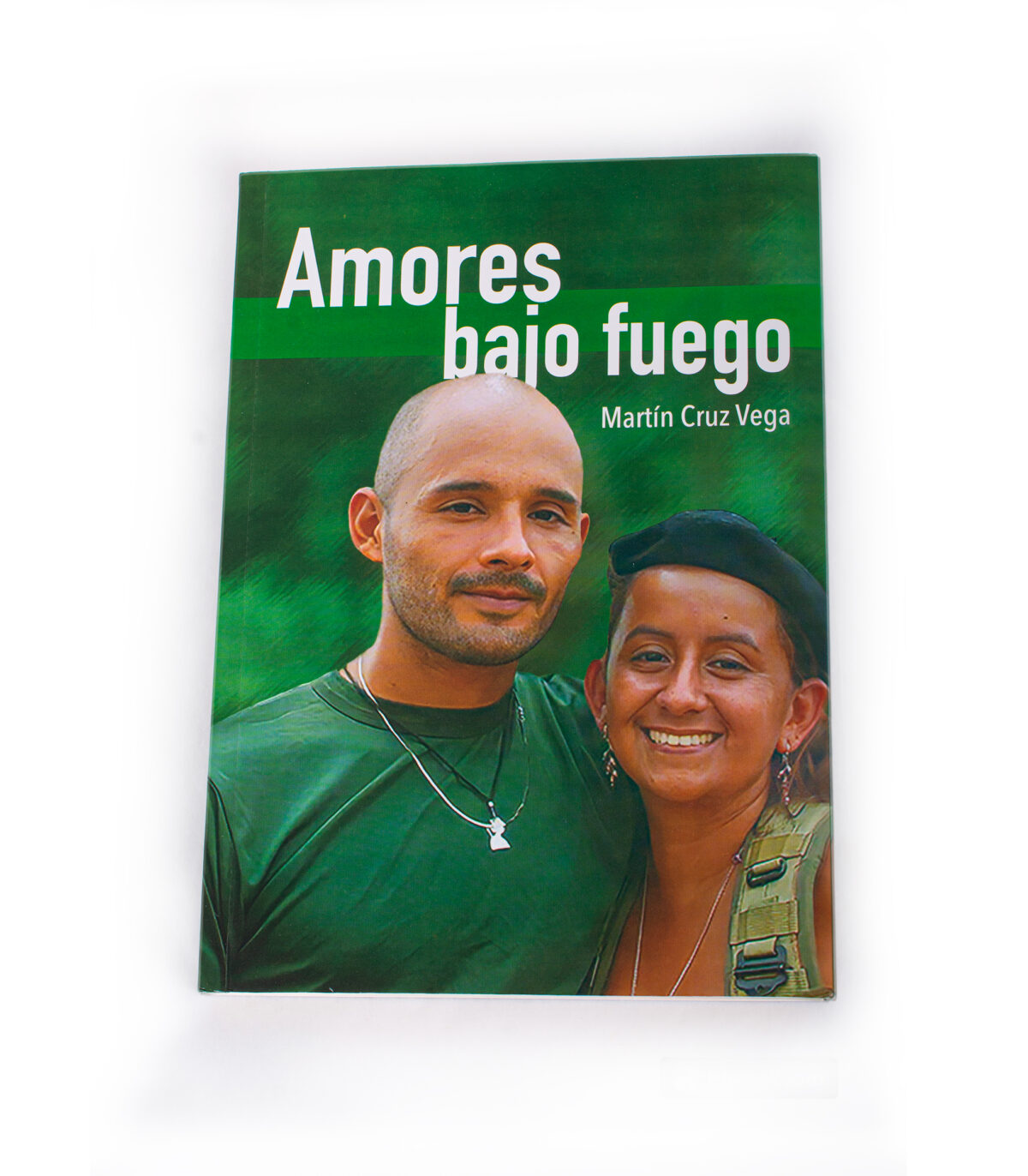Libro Amores bajo fuego - Image 1
